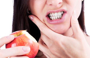 Почему сводит зубы и челюсть- Причины и лечение