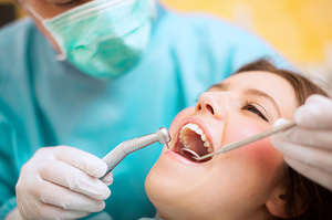 Стоматологические услуги: кто выполняет