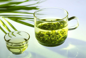 Зеленый чай поможет устранить неприятный запах изо рта