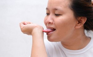 Как узнать есть ли запах изо рта