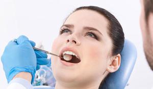 Когда необходимо обращение к стоматологу-пародонтологу
