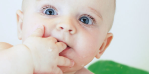 Как понять, что у малыша режутся зубки?