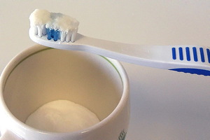 Как отбеливать зубы содой