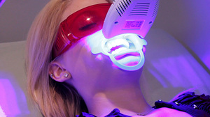 ZOOM- технология для  отбеливания зубов