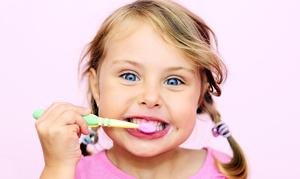 Как ребенок чистит зубы