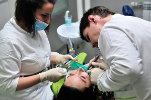 Методы и особенности выполнения эстетической реставрации зубов