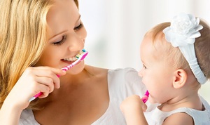 Когда начать чистить зубы ребенку