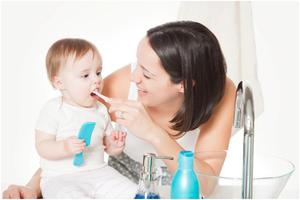 Как помогать ребенку чистить зубы